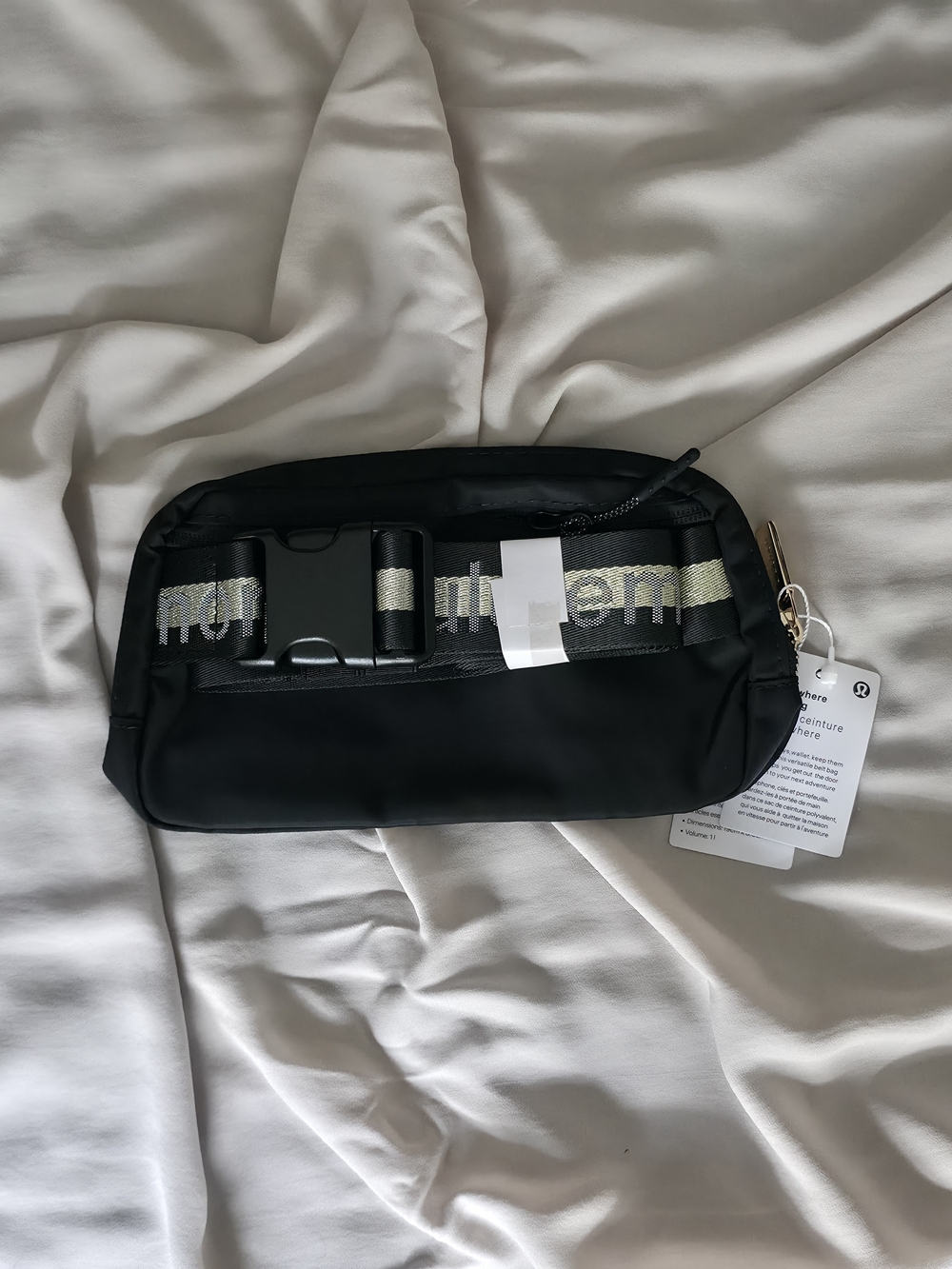 PRICE FIRM NWT lululemon Everywhere Belt Bag 1L Black/Gold Vapor
